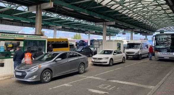 Більше тисячі водіїв у червні хотіли незаконно виїхати з України через систему "Шлях" - ДПСУ